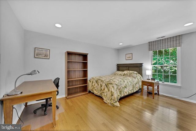 17 STANWYCK RD, Mount Laurel, NJ 08054