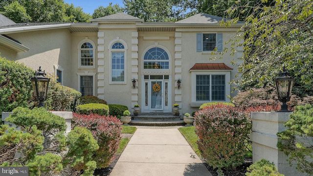 17 STANWYCK RD, Mount Laurel, NJ 08054