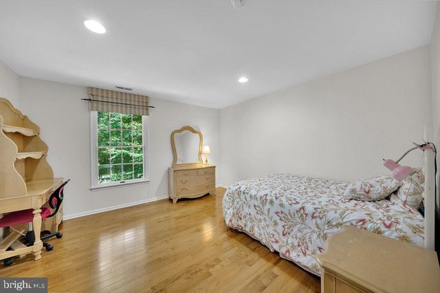 17 STANWYCK RD, Mount Laurel, NJ 08054