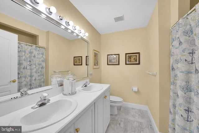 17 STANWYCK RD, Mount Laurel, NJ 08054