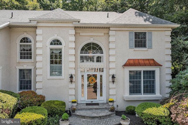 17 STANWYCK RD, Mount Laurel, NJ 08054