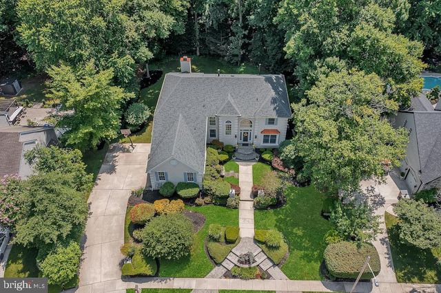 17 STANWYCK RD, Mount Laurel, NJ 08054