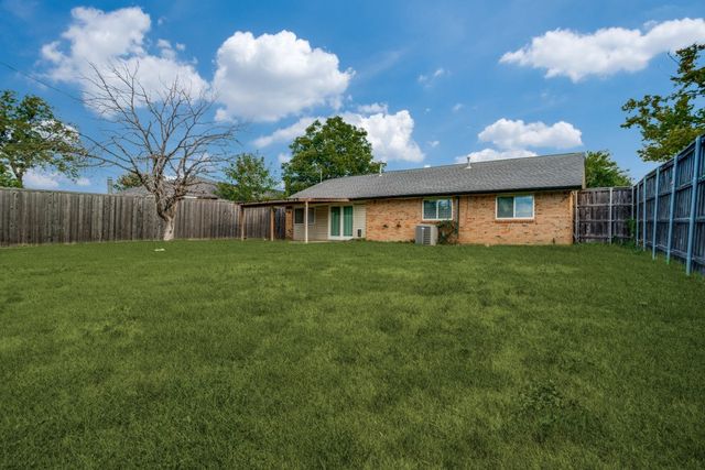1412 E Park Boulevard, Plano, TX 75074