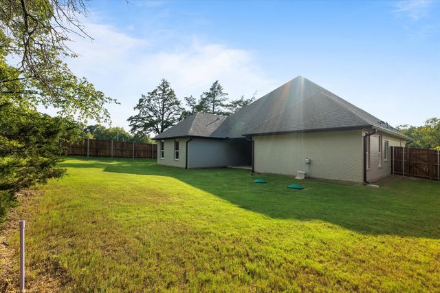 133 Pueblo Drive, Lake Kiowa, TX 76240