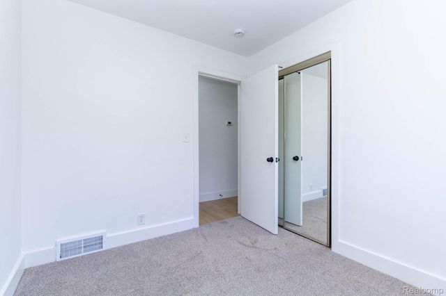 2469 Ferris Avenue, Lincoln Park, MI 48146