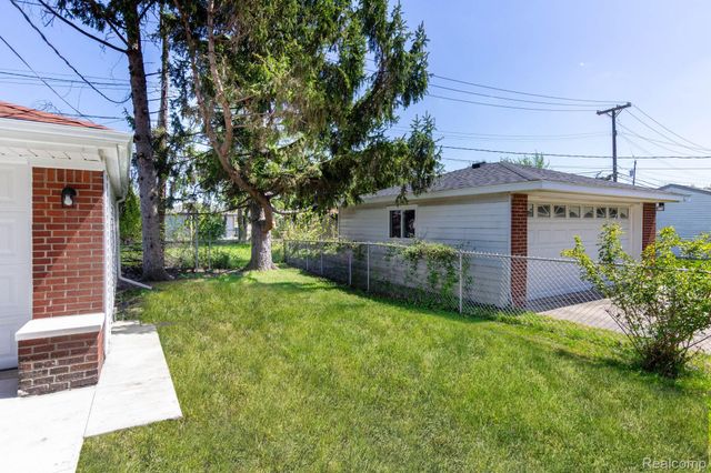 2469 Ferris Avenue, Lincoln Park, MI 48146