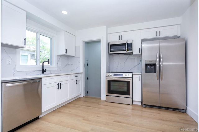 2469 Ferris Avenue, Lincoln Park, MI 48146