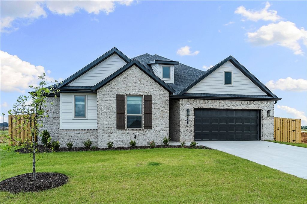 803 Jenison Road, Tontitown, AR 72762