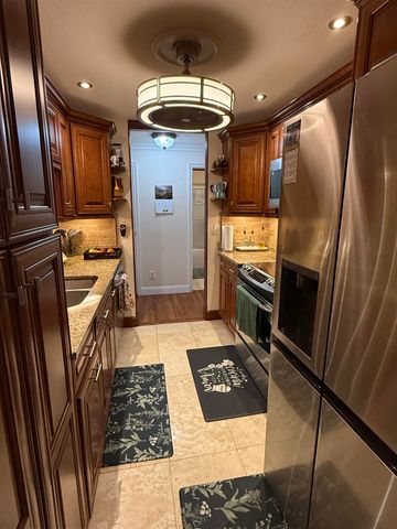 5 Silvestri Cir Unit 20, Derry, NH 03038