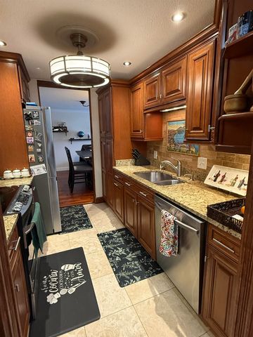 5 Silvestri Cir Unit 20, Derry, NH 03038