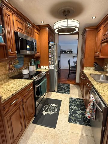 5 Silvestri Cir Unit 20, Derry, NH 03038