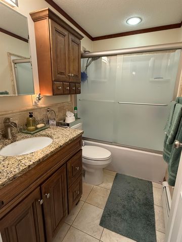 5 Silvestri Cir Unit 20, Derry, NH 03038