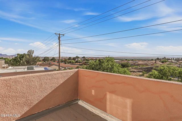 525 GREEN VILLAGE Court A, El Paso, TX 79912