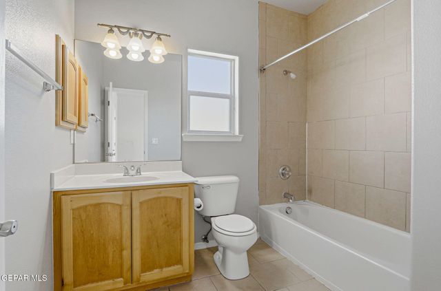 525 GREEN VILLAGE Court A, El Paso, TX 79912