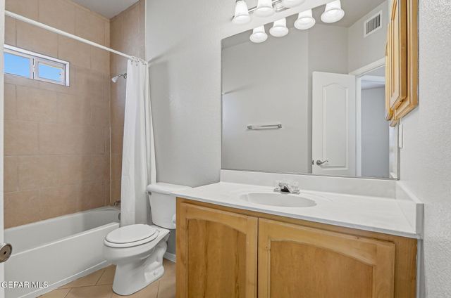525 GREEN VILLAGE Court A, El Paso, TX 79912