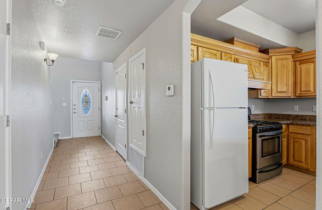 525 GREEN VILLAGE Court A, El Paso, TX 79912