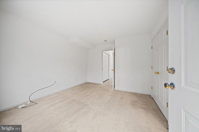 23094 FONTWELL SQ, Sterling, VA 20166