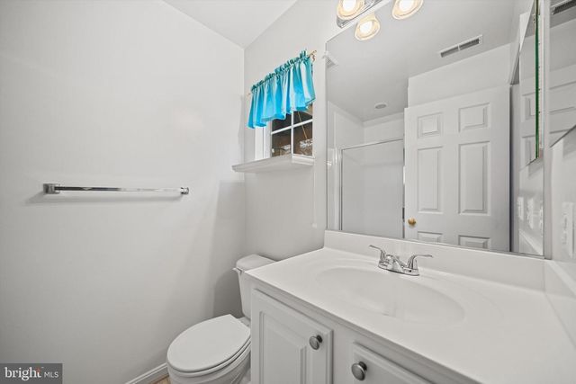 23094 FONTWELL SQ, Sterling, VA 20166