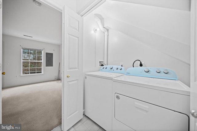 23094 FONTWELL SQ, Sterling, VA 20166