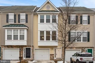 23094 FONTWELL SQ, Sterling, VA 20166