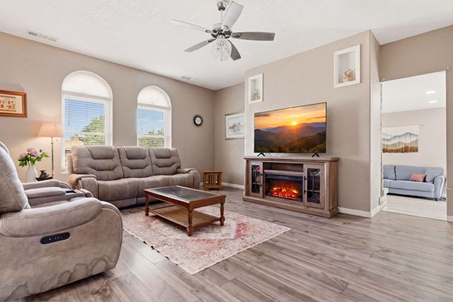 207 Goodman Avenue, Rio Communities, NM 87002