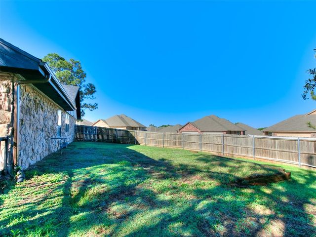 11613 Footmans Court, Yukon, OK 73099