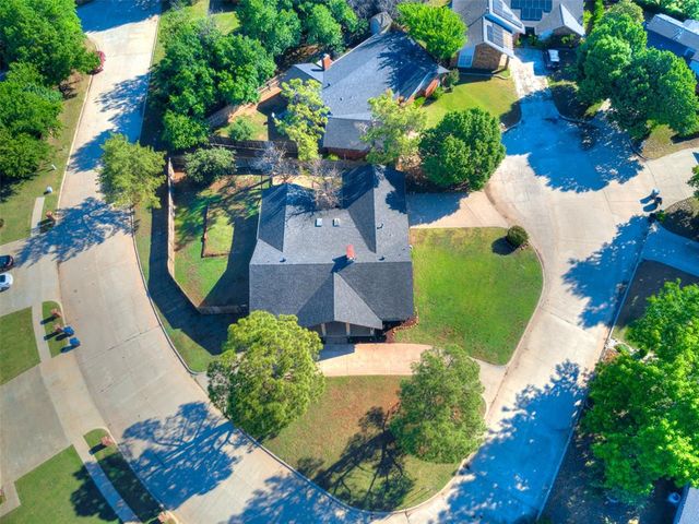 11613 Footmans Court, Yukon, OK 73099