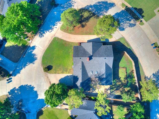 11613 Footmans Court, Yukon, OK 73099