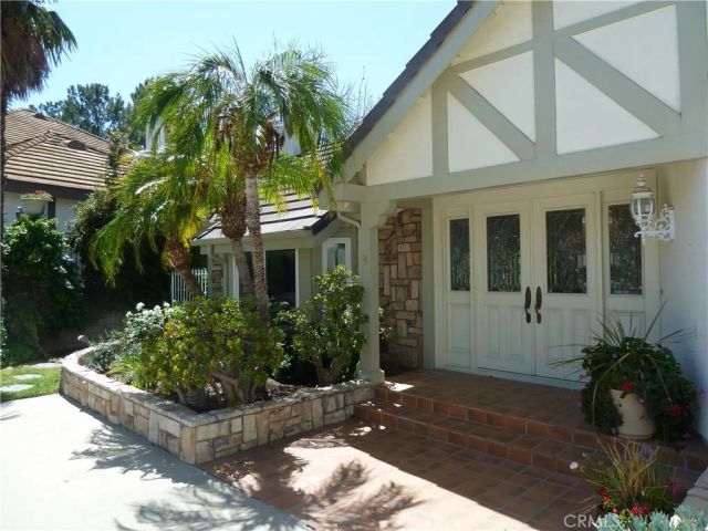 411 Newcastle Street, Thousand Oaks, CA 91361