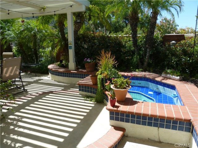 411 Newcastle Street, Thousand Oaks, CA 91361