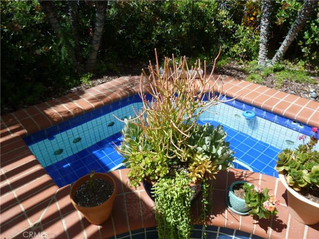 411 Newcastle Street, Thousand Oaks, CA 91361