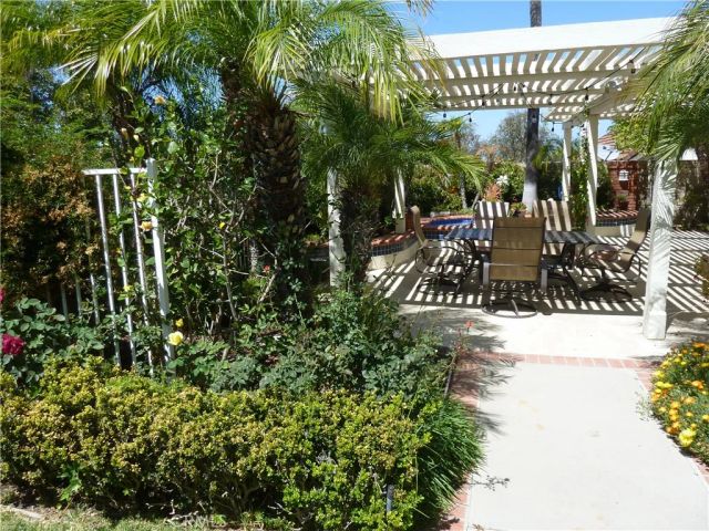 411 Newcastle Street, Thousand Oaks, CA 91361