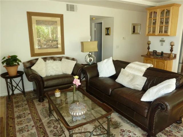 411 Newcastle Street, Thousand Oaks, CA 91361