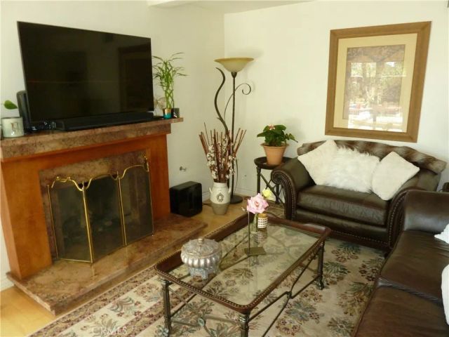 411 Newcastle Street, Thousand Oaks, CA 91361