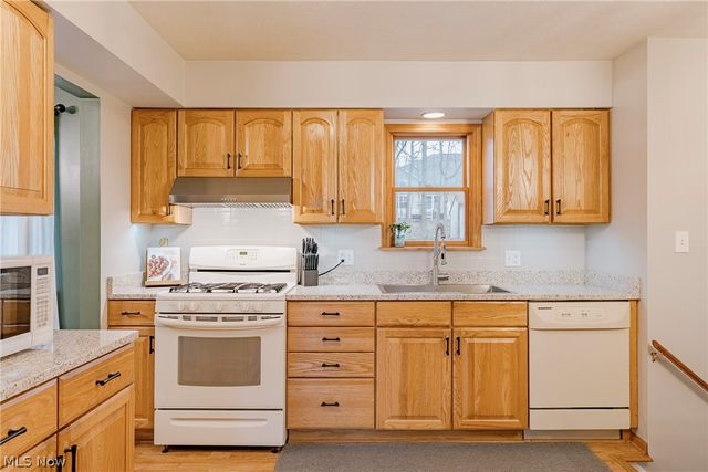 5301 Regency Drive, Parma, OH 44129