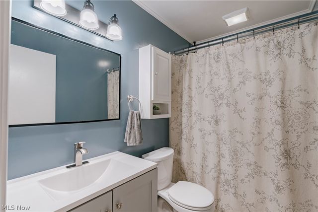 5301 Regency Drive, Parma, OH 44129