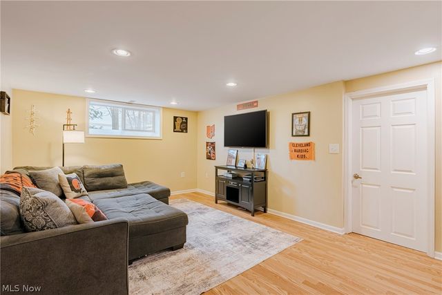 5301 Regency Drive, Parma, OH 44129