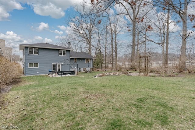 5301 Regency Drive, Parma, OH 44129