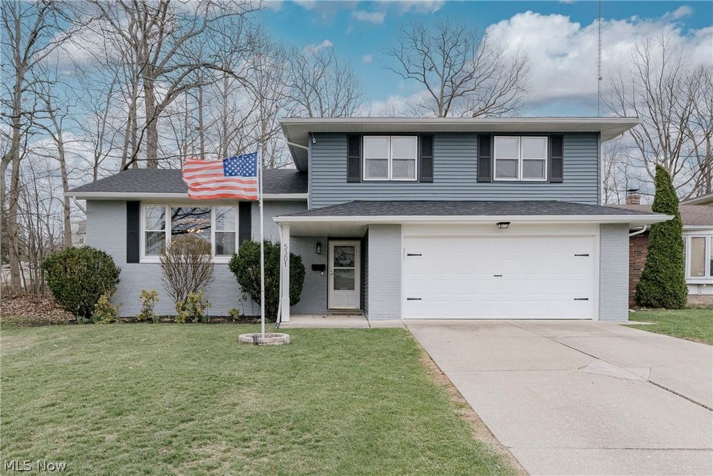 5301 Regency Drive, Parma, OH 44129
