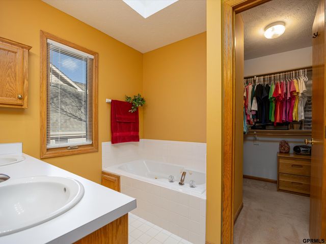 2304 N 150 Avenue, Omaha, NE 68116