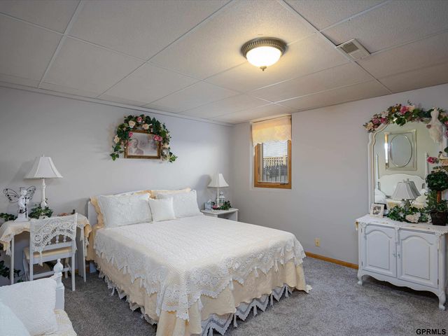 2304 N 150 Avenue, Omaha, NE 68116