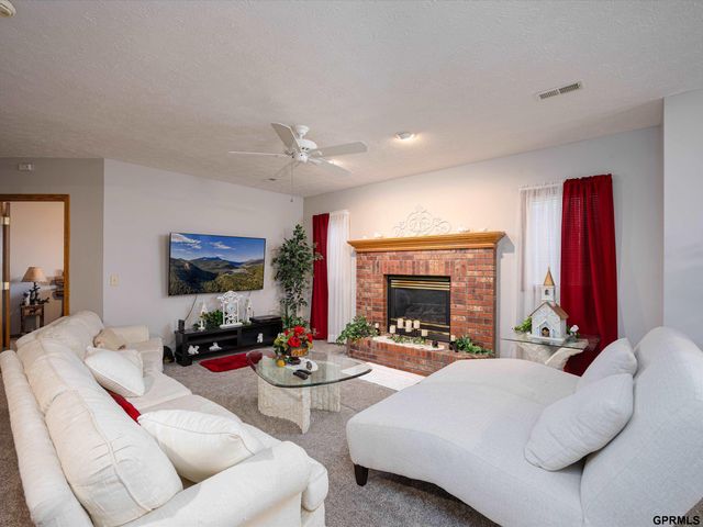 2304 N 150 Avenue, Omaha, NE 68116