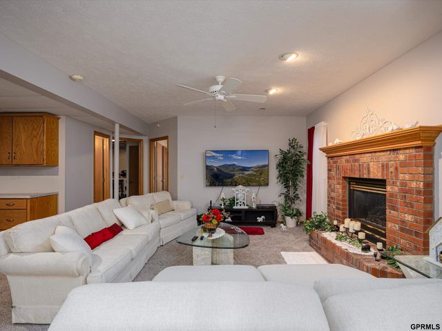 2304 N 150 Avenue, Omaha, NE 68116