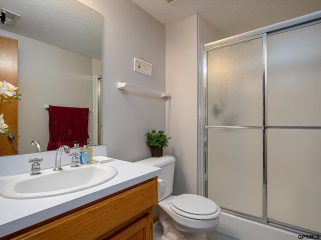 2304 N 150 Avenue, Omaha, NE 68116