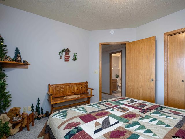 2304 N 150 Avenue, Omaha, NE 68116