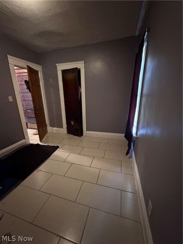 916 E 144th Street, Cleveland, OH 44110