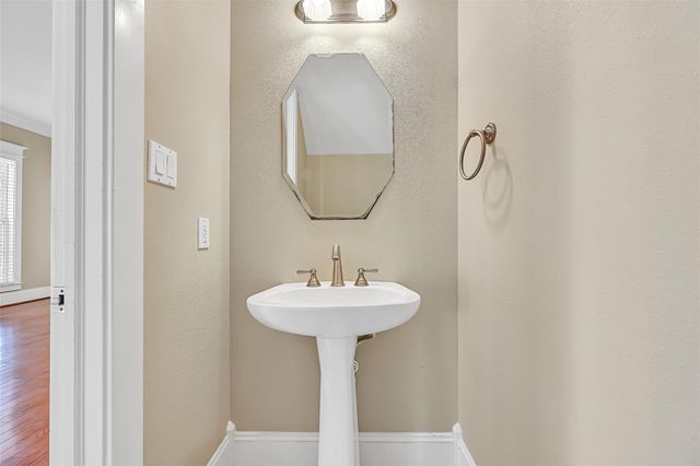 6 Barque Lane, Galveston, TX 77554