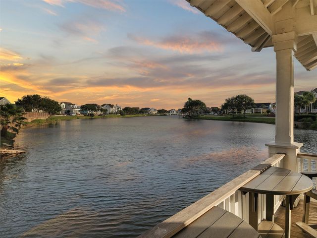 6 Barque Lane, Galveston, TX 77554