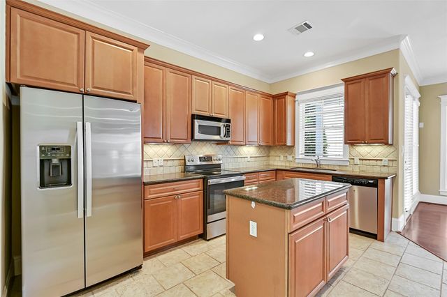 6 Barque Lane, Galveston, TX 77554