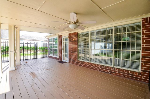 15814 El Dorado Oaks Drive, Houston, TX 77059